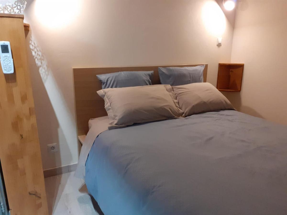 Studio Independant Dans Villa Neffies Kültér fotó